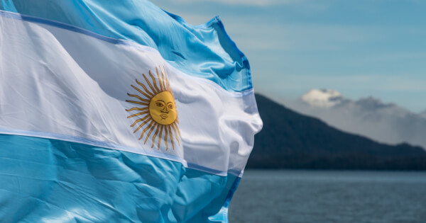 Argentine Fighter Guido Cannetti Accepts Salary in Stablecoin