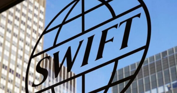 SWIFT works with Chainlink Labs to develop a cross-chain interoperability protocol