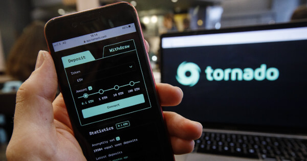 Former Synthetix Developer Creates Way To Access Banned Apps Like Tornado Cash