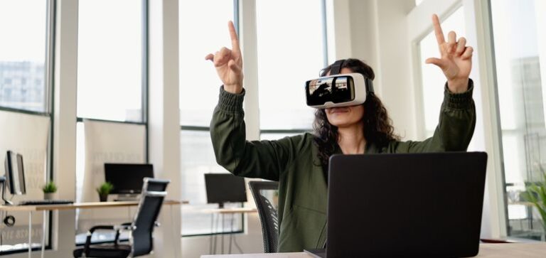 Towards the metaverse: virtual reality captures the interest of workers