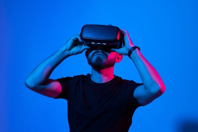 What technology is necessary to support an immersive metaverse?