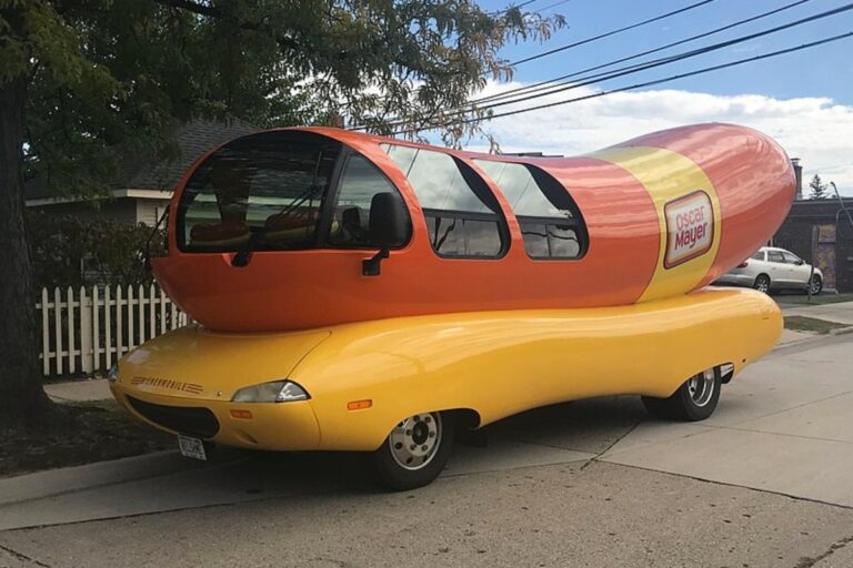 Oscar Mayer Wienermobile Heads to the Metaverse Alongside NFT: Here are the Details – Kraft Heinz (NASDAQ: KHC)