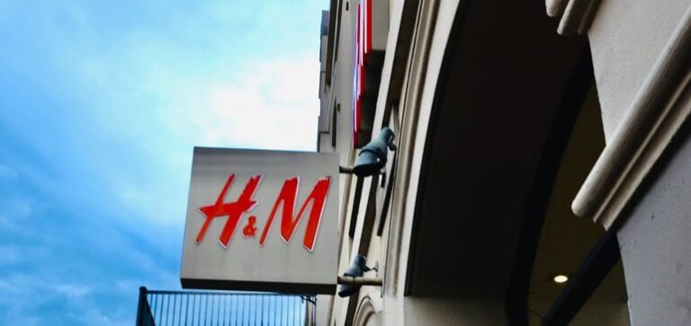 H&M launches a collection inspired by the metaverse |  Retail Immersion