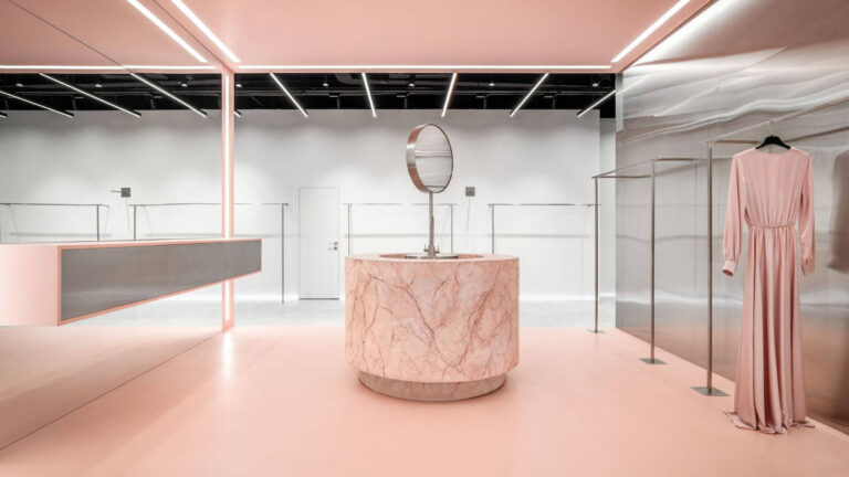 Cher17’s Kyiv store mimics metaverse aesthetics and other news – SURFACE